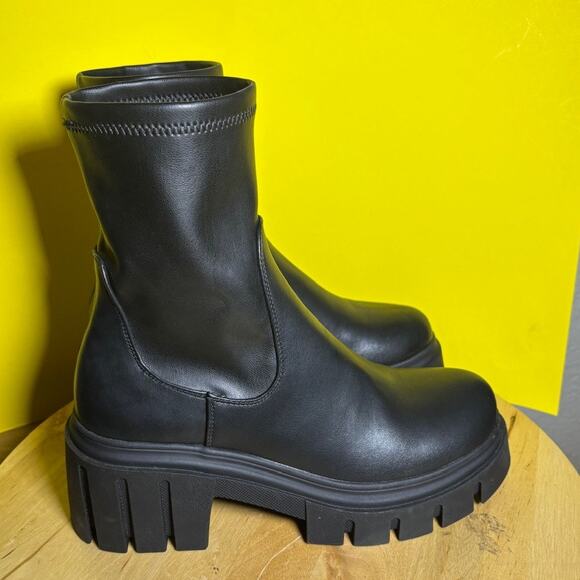 Steve Madden Boots Wm 8 M Boomba Black Faux Leather Sock Platform Chunky - Picture 6 of 8